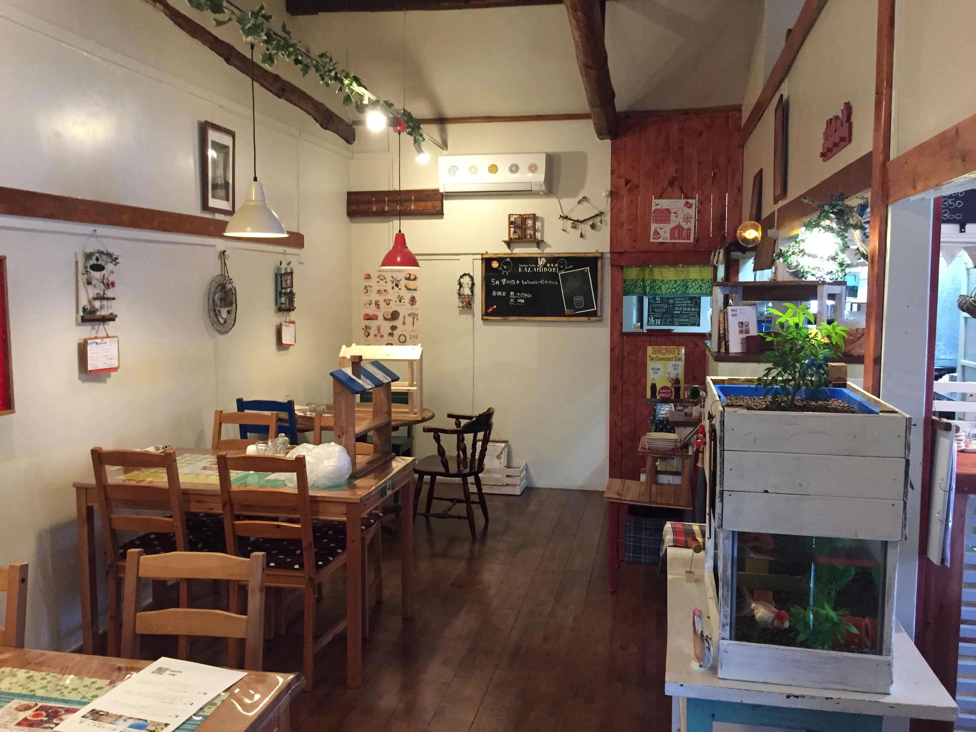 antique-miscellaneous-goods-cafe01