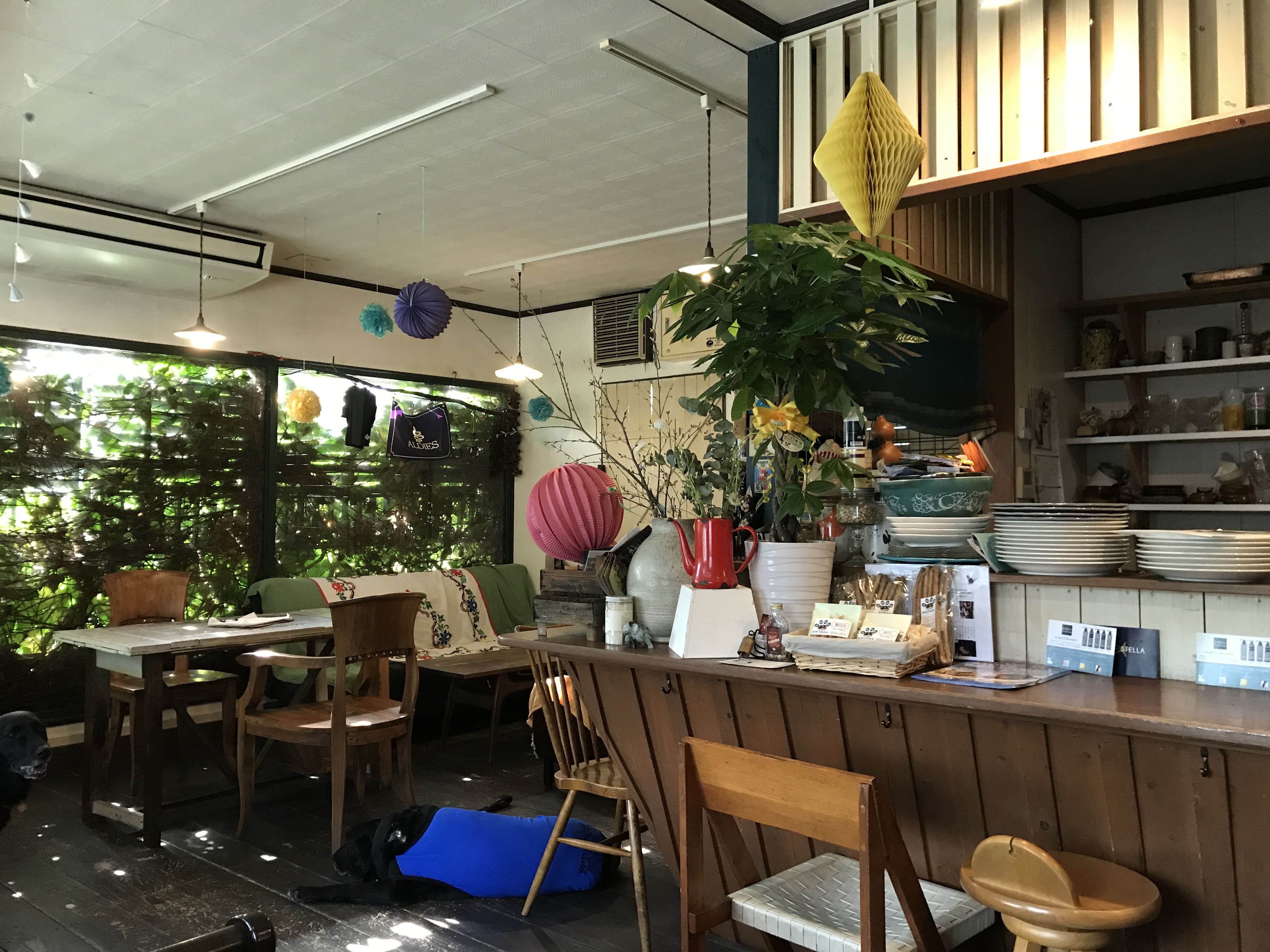 antique-miscellaneous-goods-cafe01