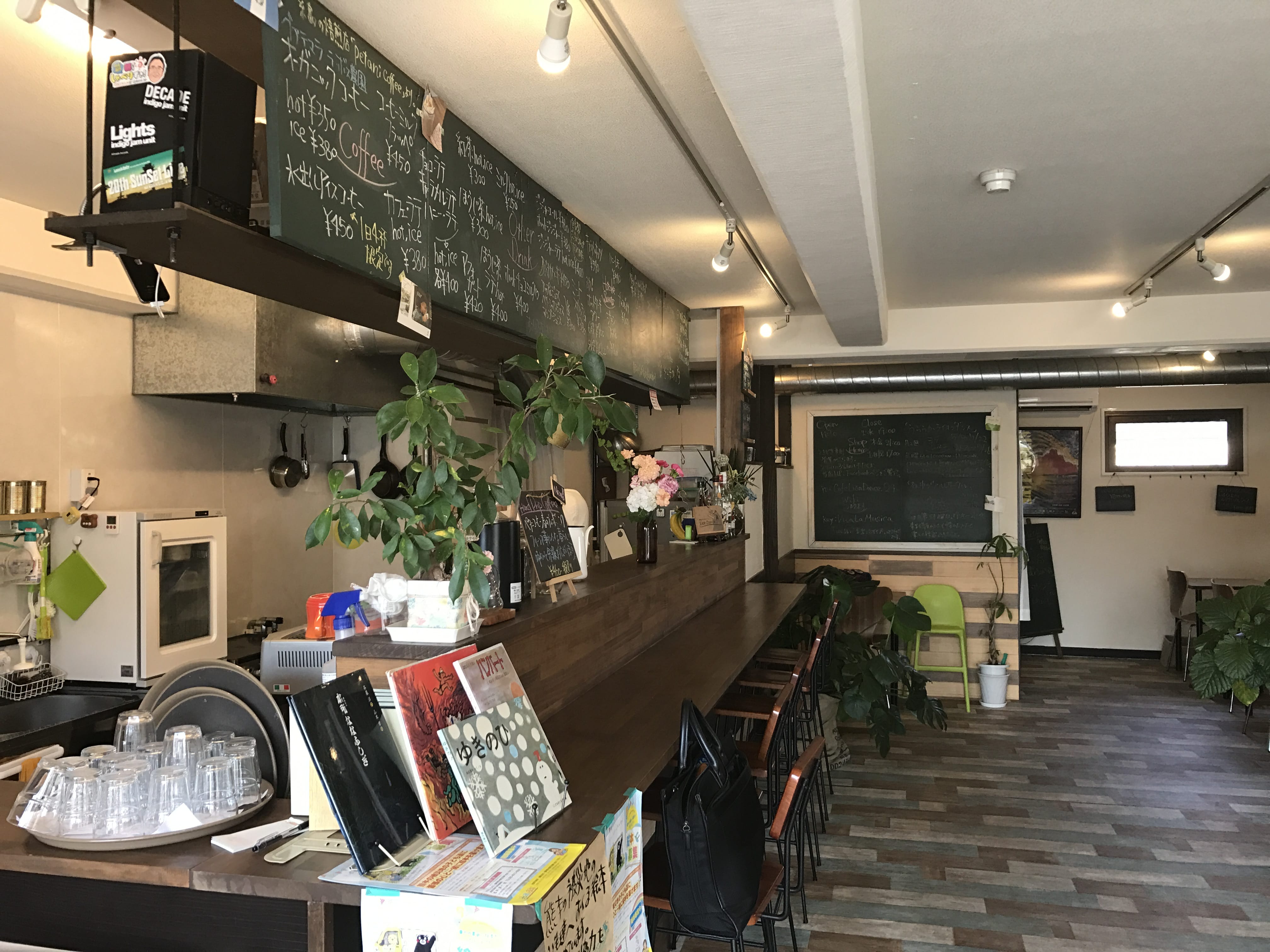antique-miscellaneous-goods-cafe01
