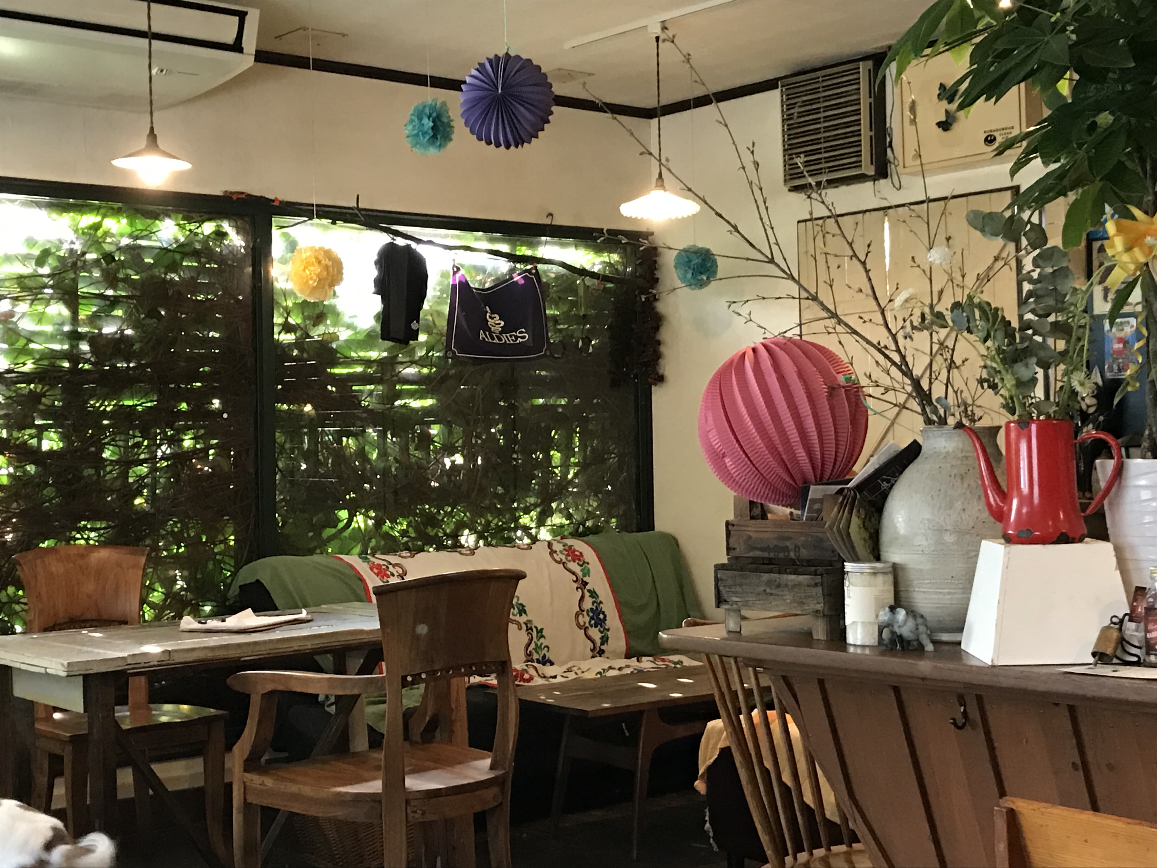 antique-miscellaneous-goods-cafe01
