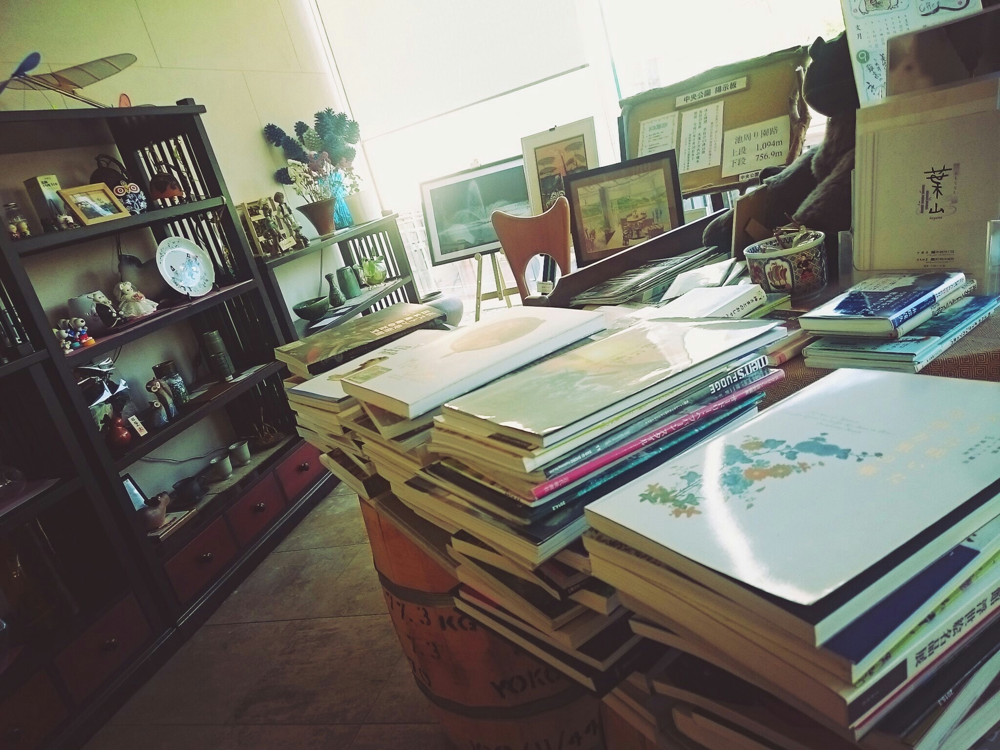 antique-miscellaneous-goods-cafe01