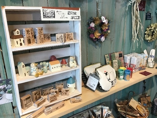 antique-miscellaneous-goods-cafe01