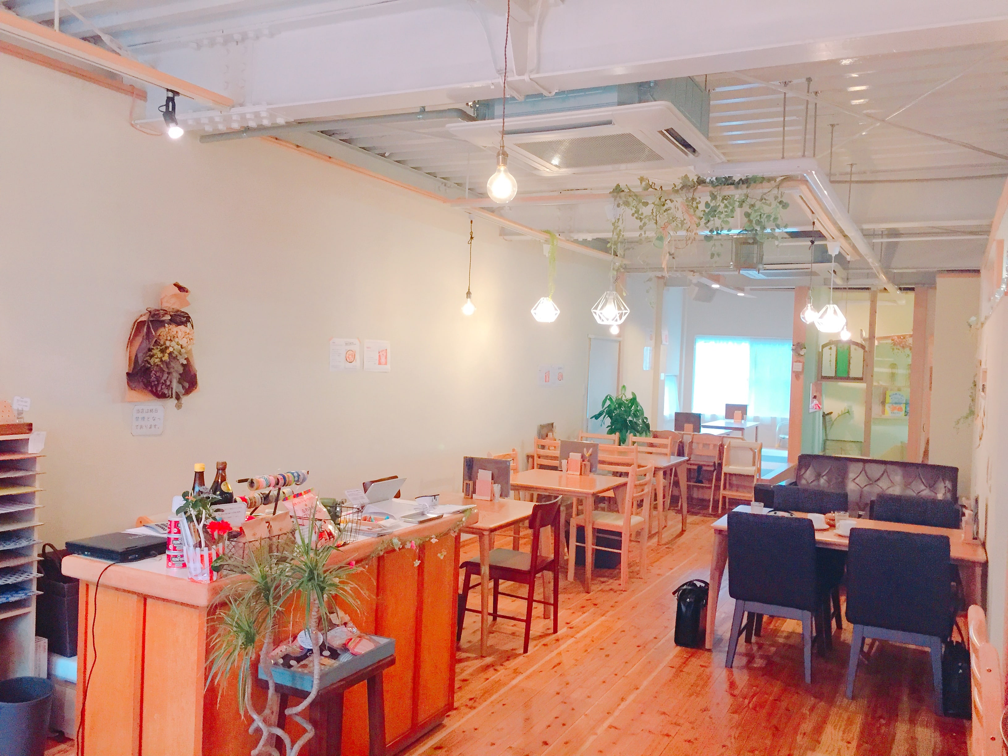 antique-miscellaneous-goods-cafe01