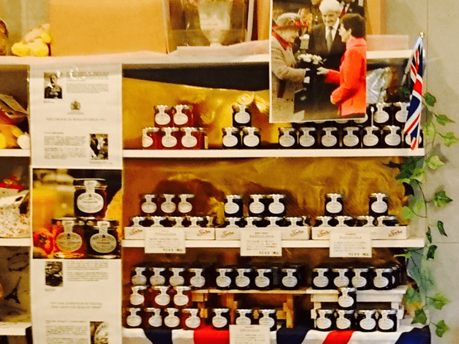 antique-miscellaneous-goods-cafe01