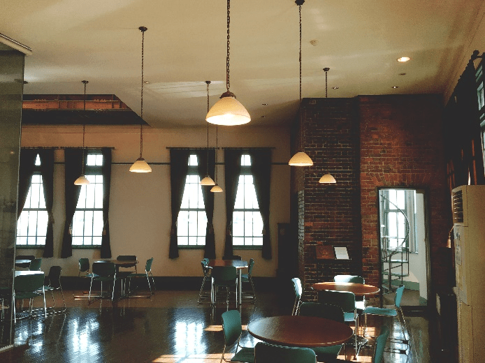 antique-miscellaneous-goods-cafe01