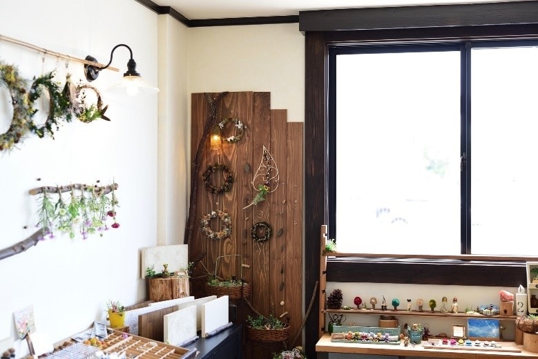 antique-miscellaneous-goods-cafe01