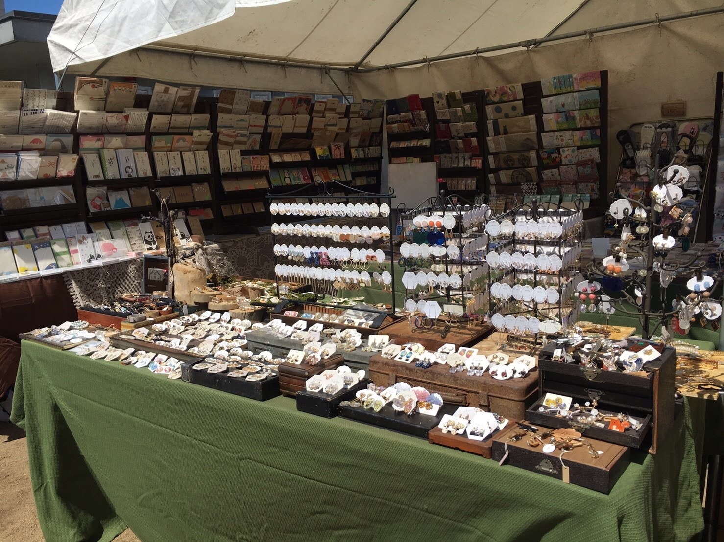 antique-miscellaneous-goods-cafe01