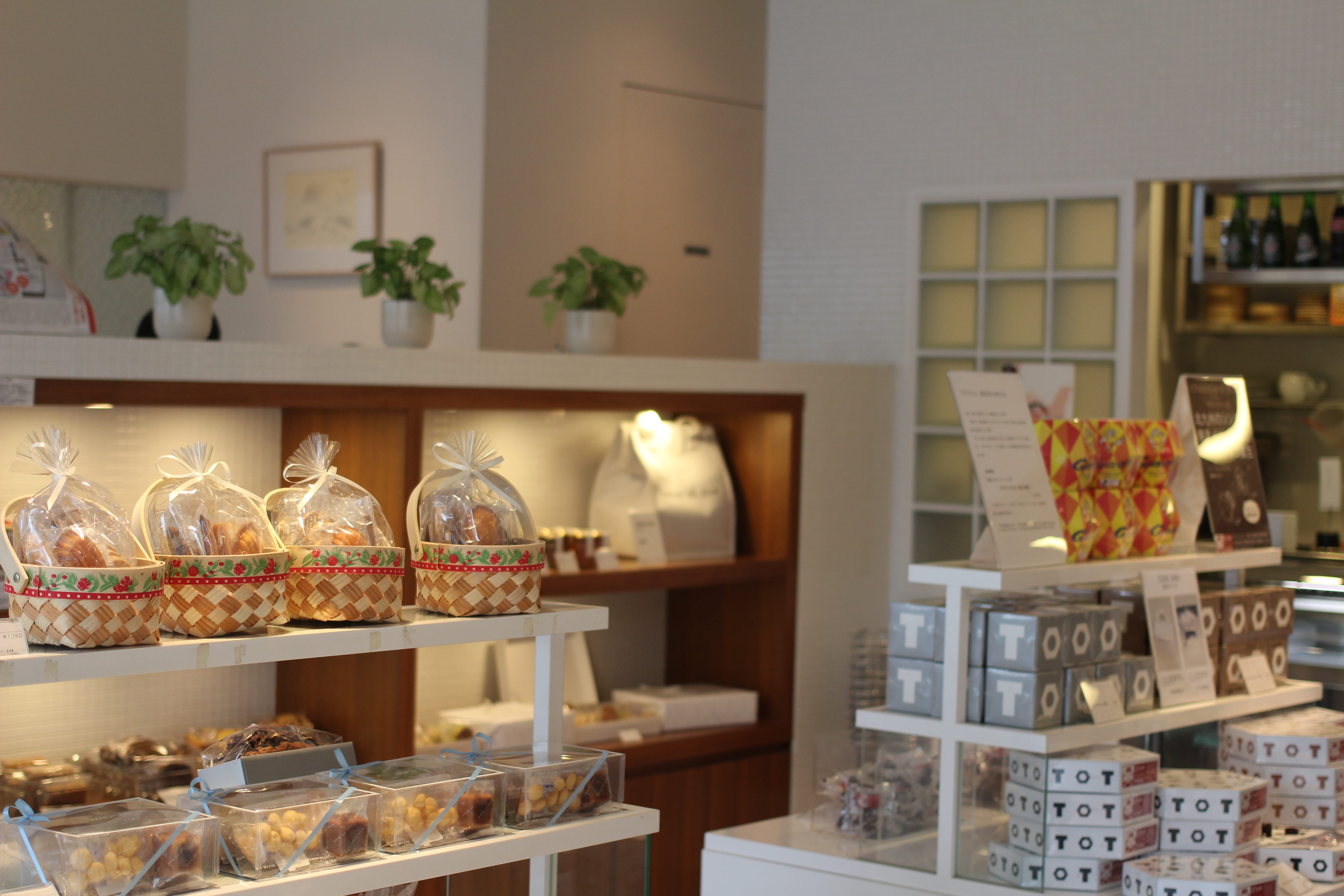 antique-miscellaneous-goods-cafe01