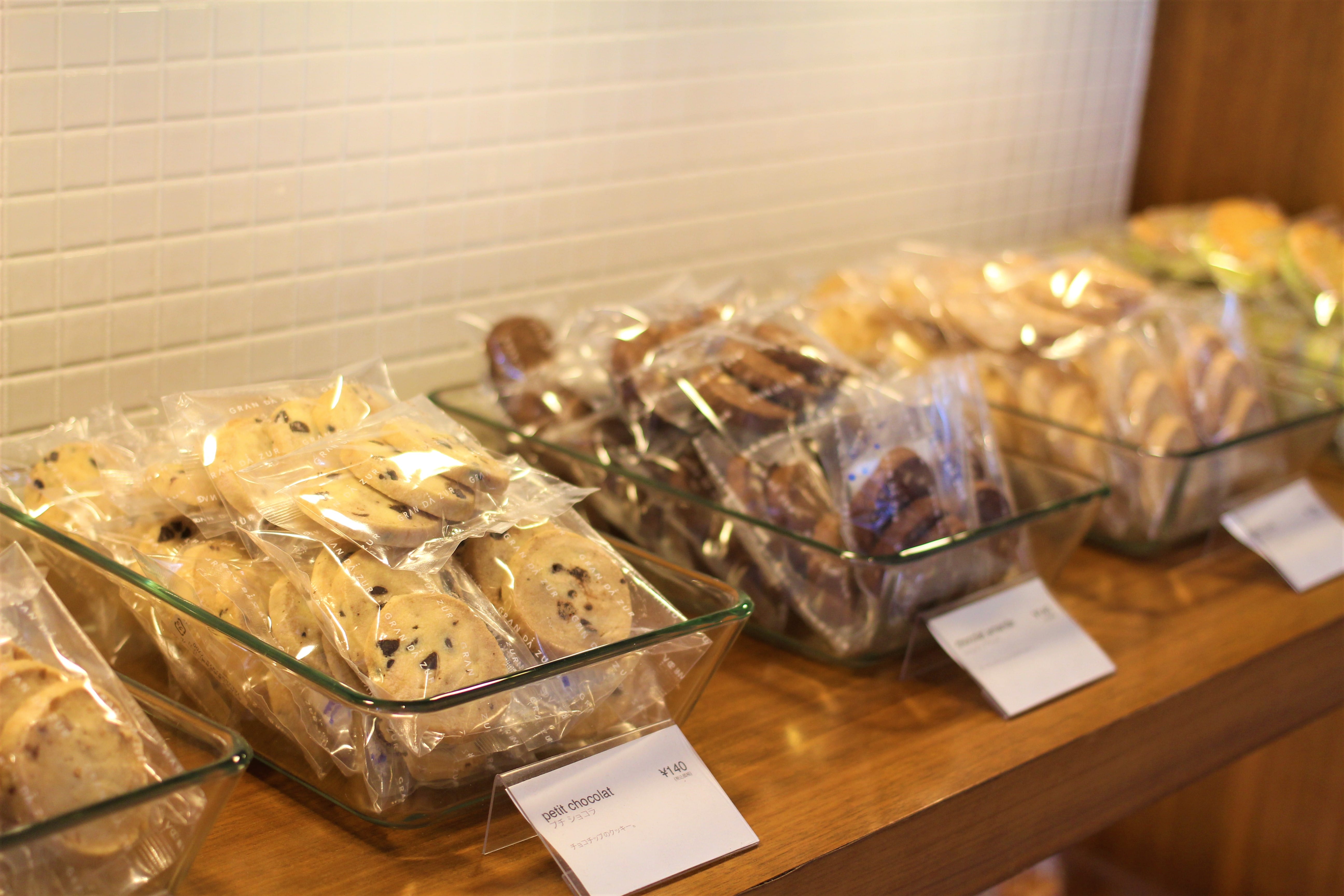 antique-miscellaneous-goods-cafe01