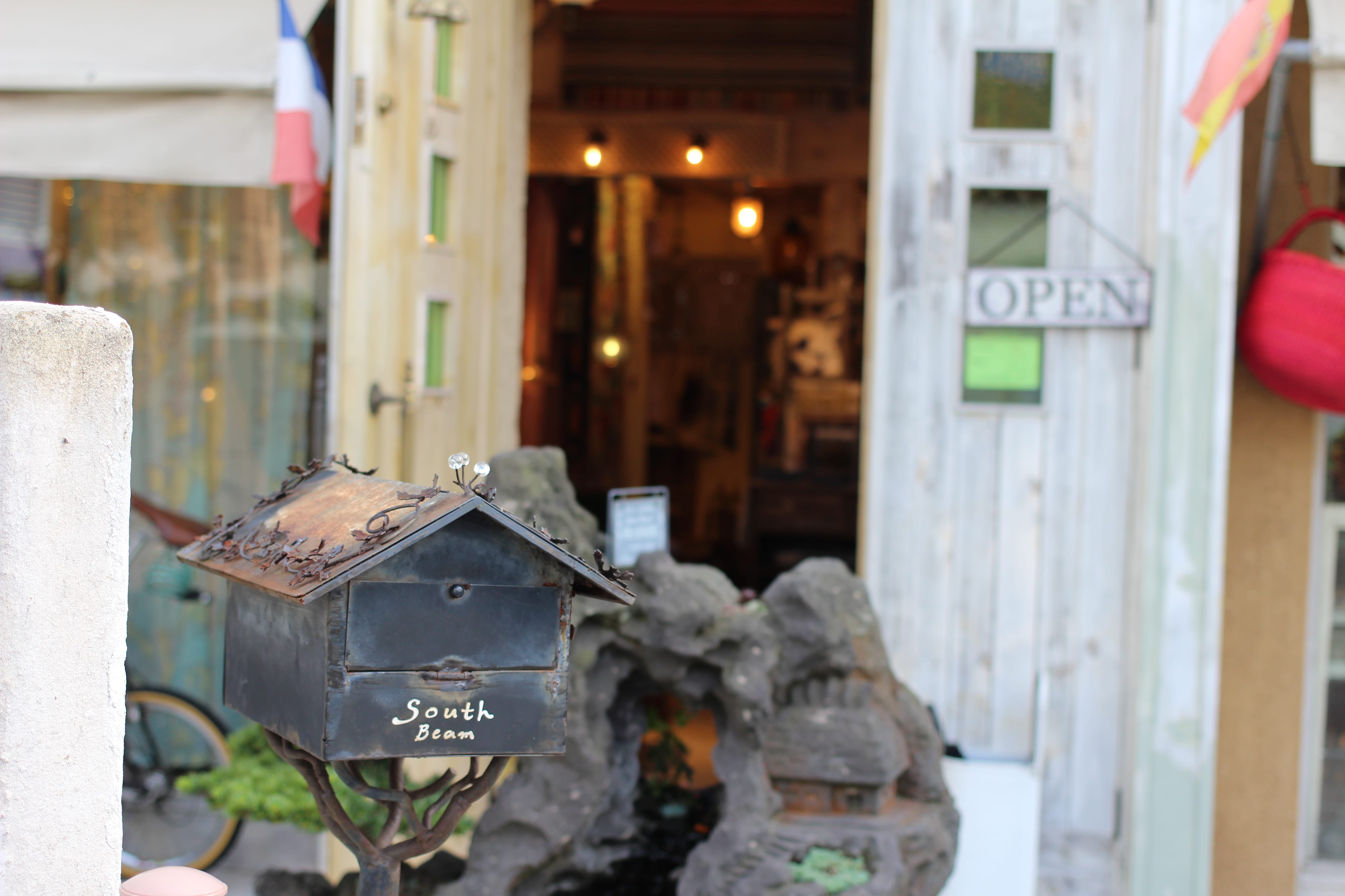 antique-miscellaneous-goods-cafe01
