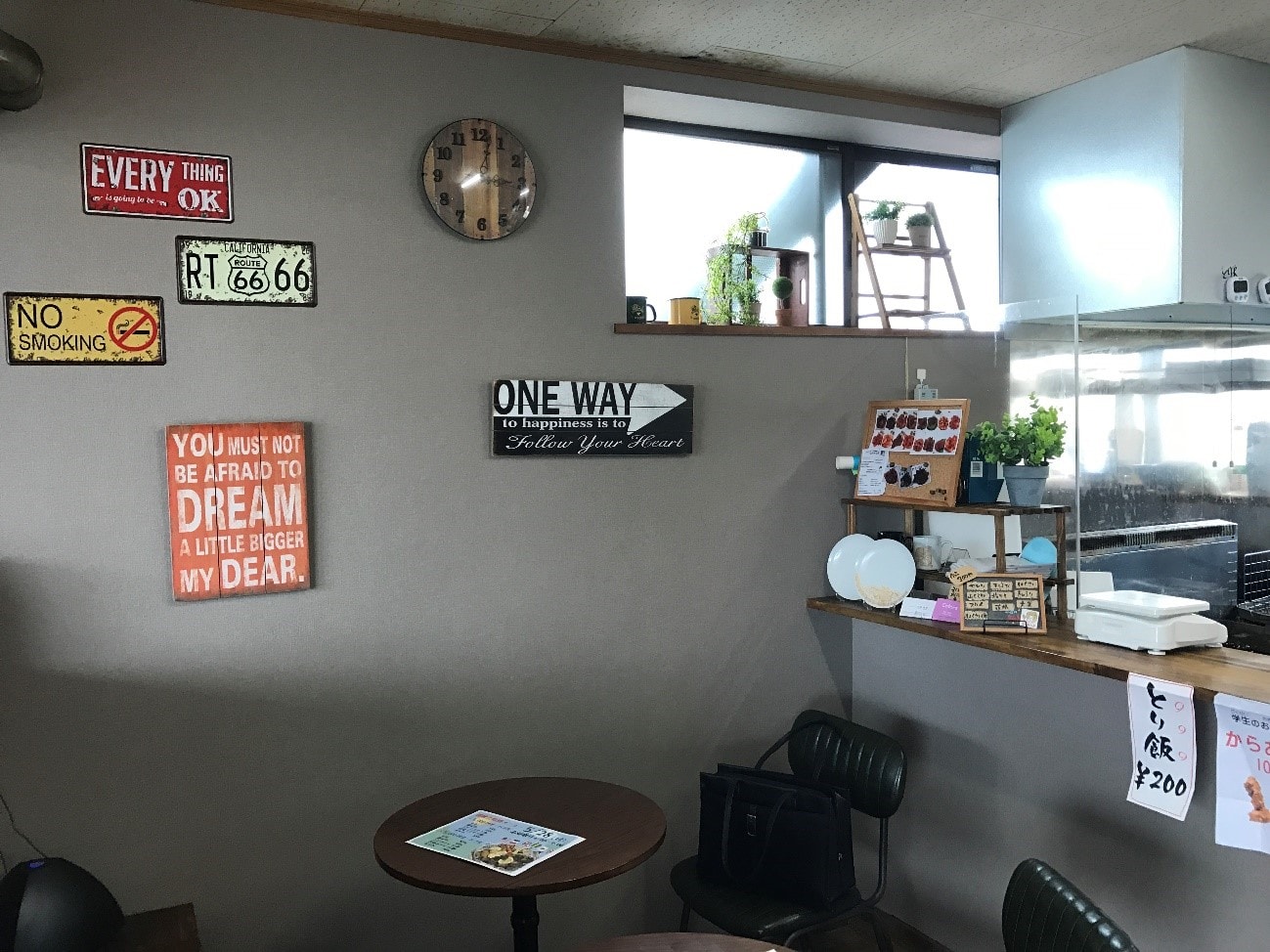 antique-miscellaneous-goods-cafe01