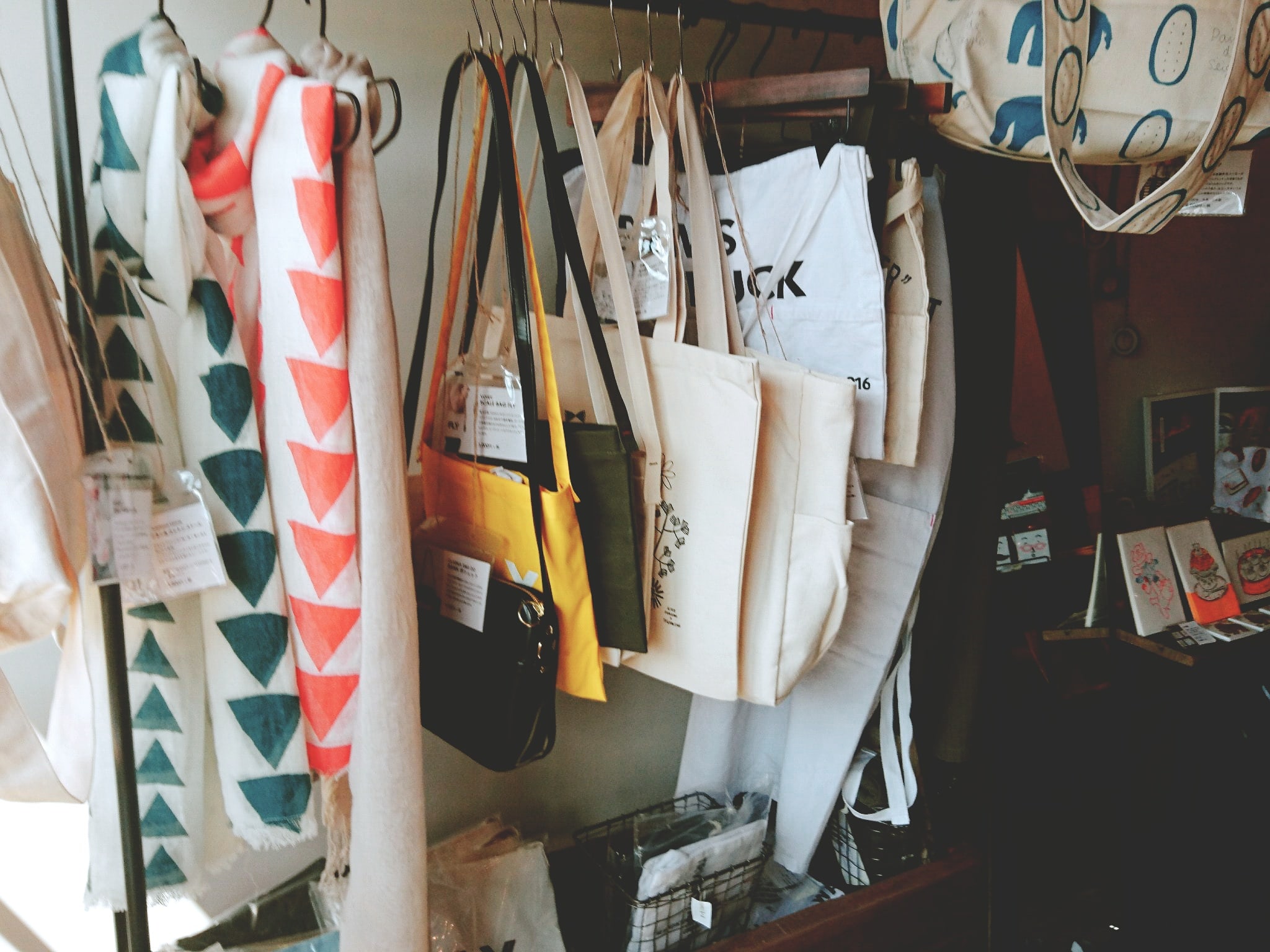 antique-miscellaneous-goods-cafe01