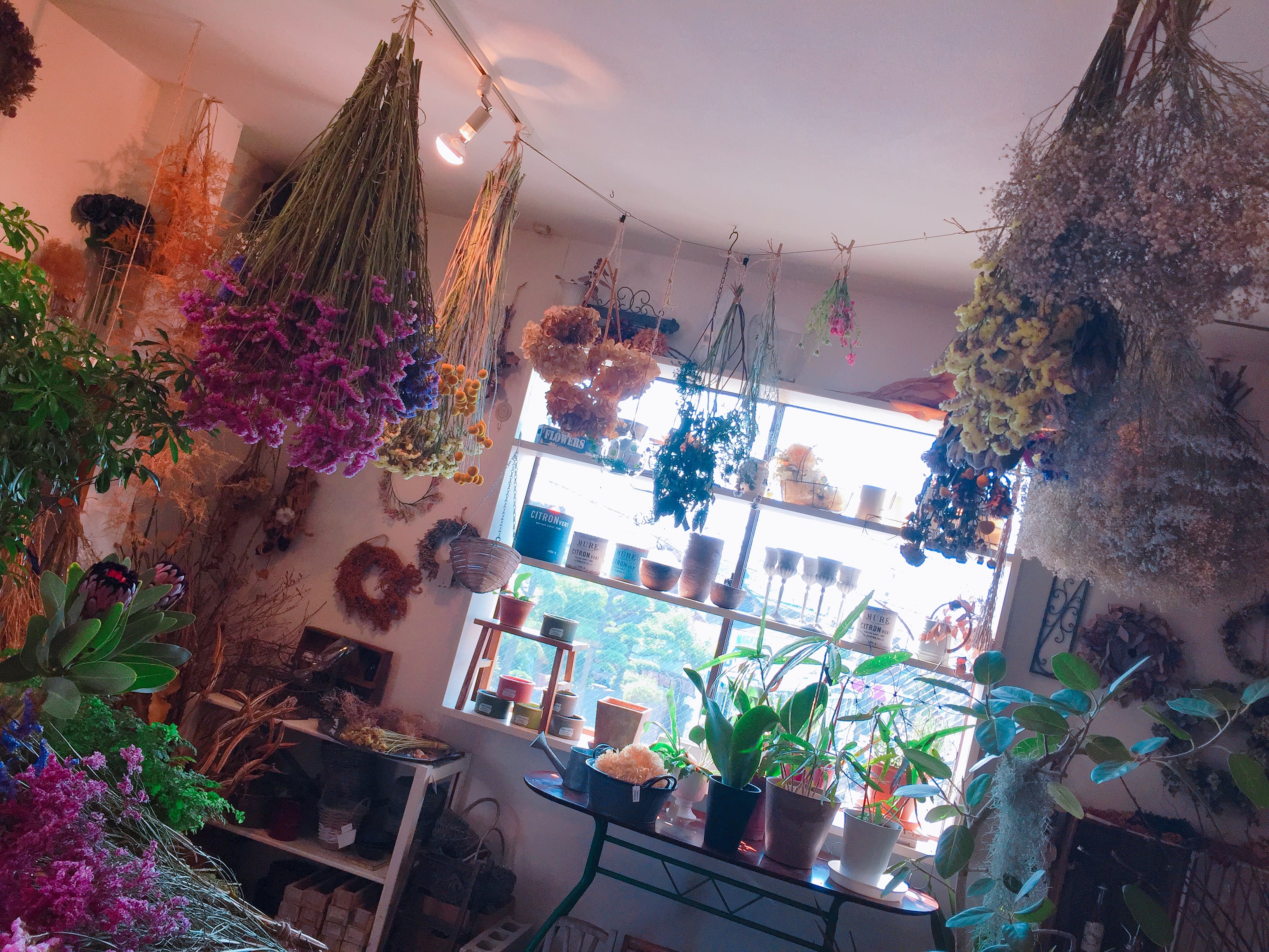 antique-miscellaneous-goods-cafe01