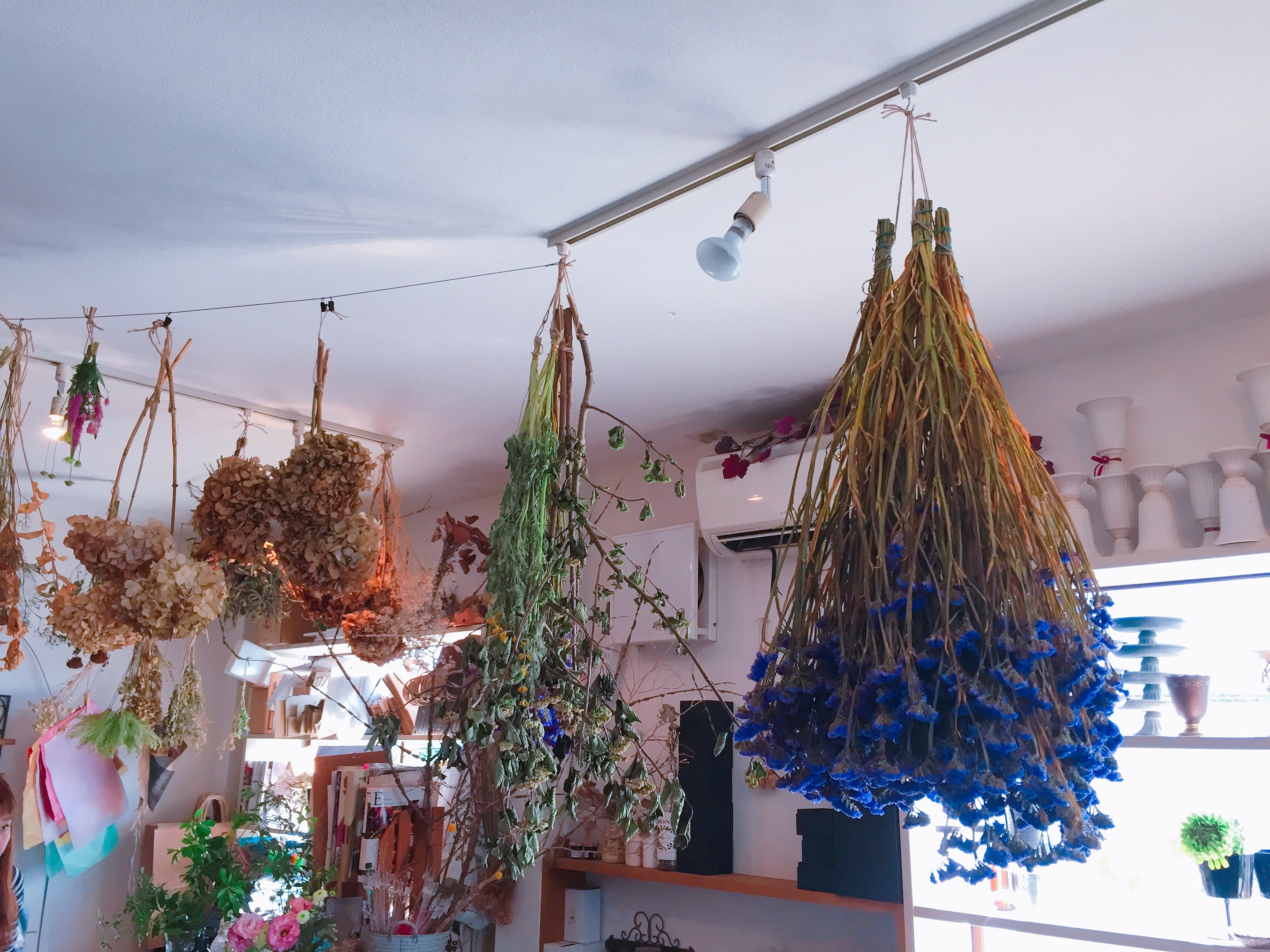 antique-miscellaneous-goods-cafe01