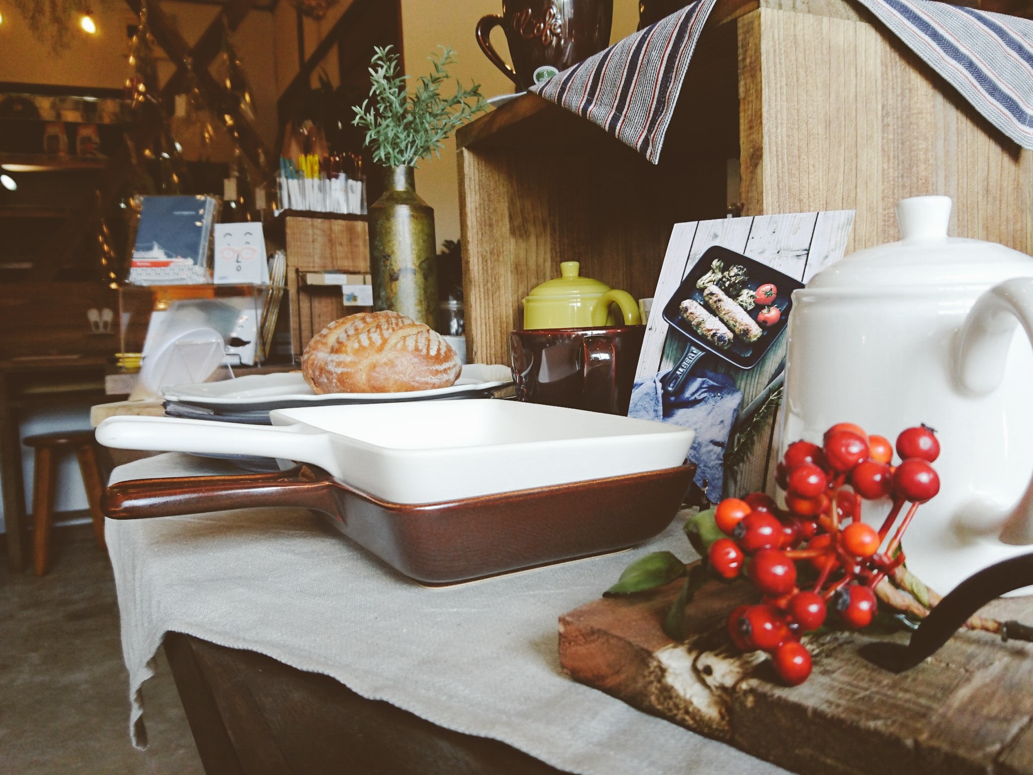 antique-miscellaneous-goods-cafe01
