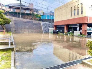 大蔵市民センターに隣接する広場