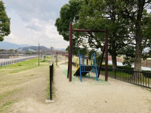 紫川を横に見ながらのターザンロープは爽快