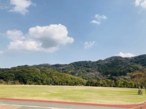 広場が広大でピクニックやウォーキング、ランニングなど気分に合わせて楽しめます