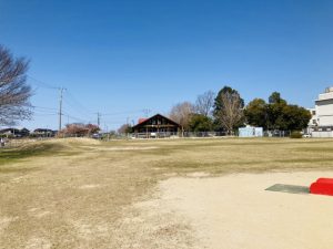 広い広場もあり、かけっこや鬼ごっこなど思いっきり走り回れます