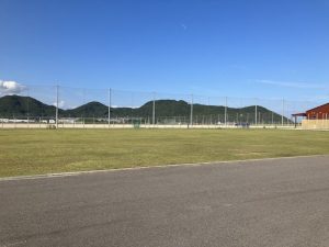 テニスコートやグラウンドなどのスポーツ施設