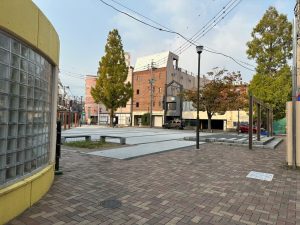 街灯もあるので夜でも明るい