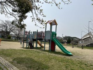 すべり台付きアスレチック