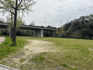 広場でひと汗かいてみませんか